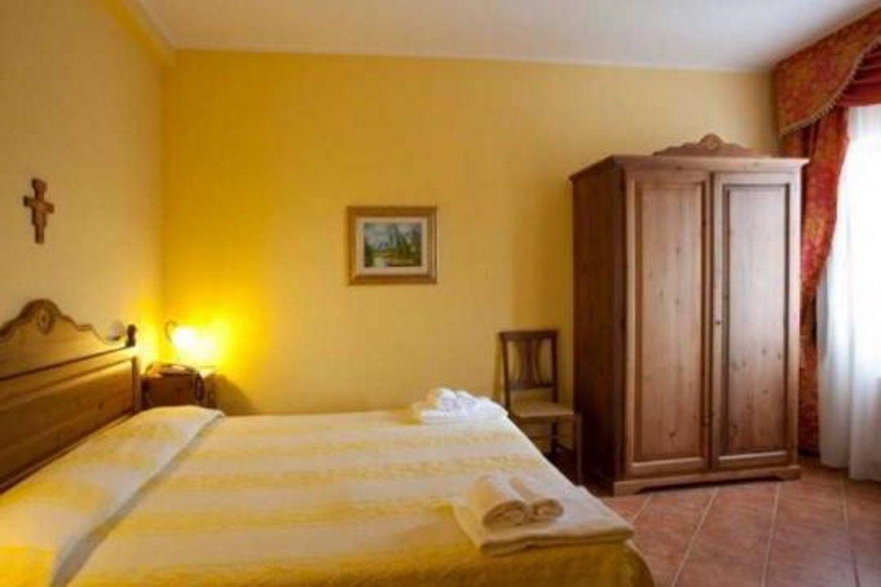 Hotel Funtana Noa Villanovaforru Buitenkant foto