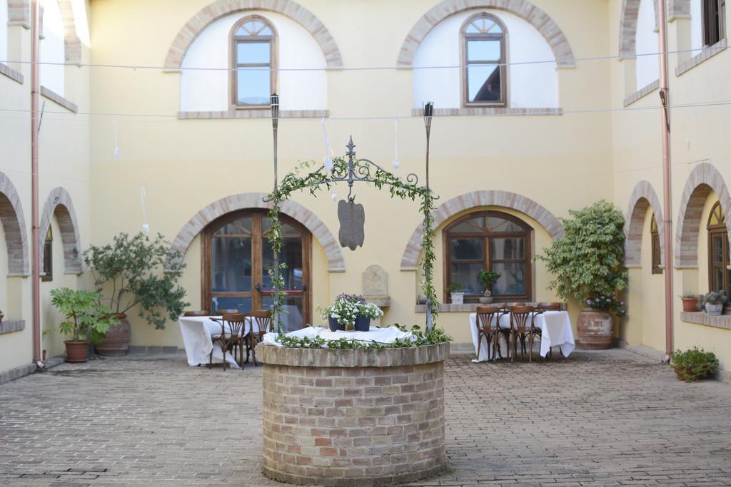 Hotel Funtana Noa Villanovaforru Buitenkant foto